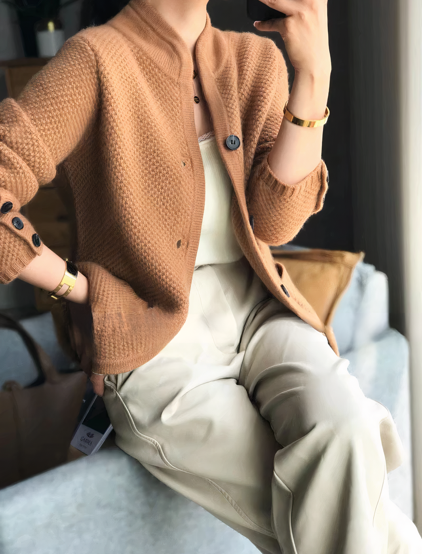 Edda – Timeless Cardigan in Camel